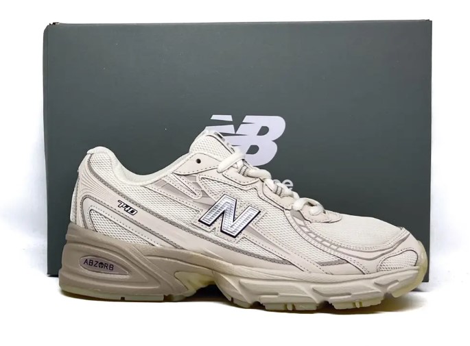 New Balance/NB 740 Beige